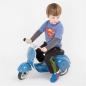 Mobile Preview: Dreirad Motorroller blau Ambostoys bei your little kingdom mit Kind Beispiel mit Kind